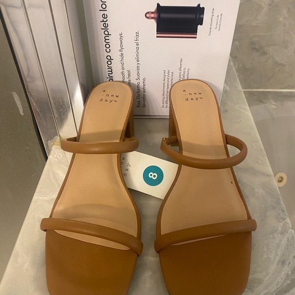 New day 2 pairs NWT - Picture 4 of 7